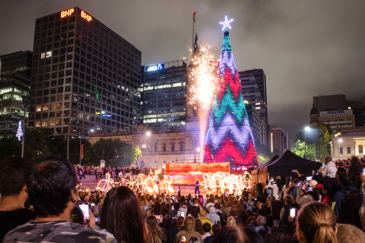 Fire performance at EMPYRE Fire Festival 2022, event by Dragon Mill, Victoria Square, Adelaide, photo by Jack Fenby